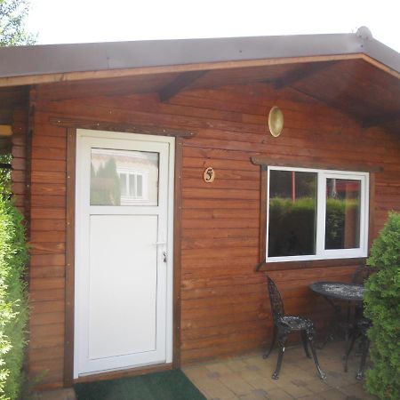 Pension, Camping & Biker Station Zur Deutschen Eiche Ciocanesti Ngoại thất bức ảnh