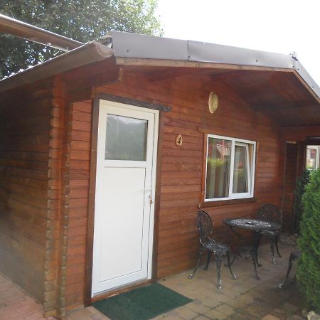 Pension, Camping & Biker Station Zur Deutschen Eiche Ciocanesti Ngoại thất bức ảnh