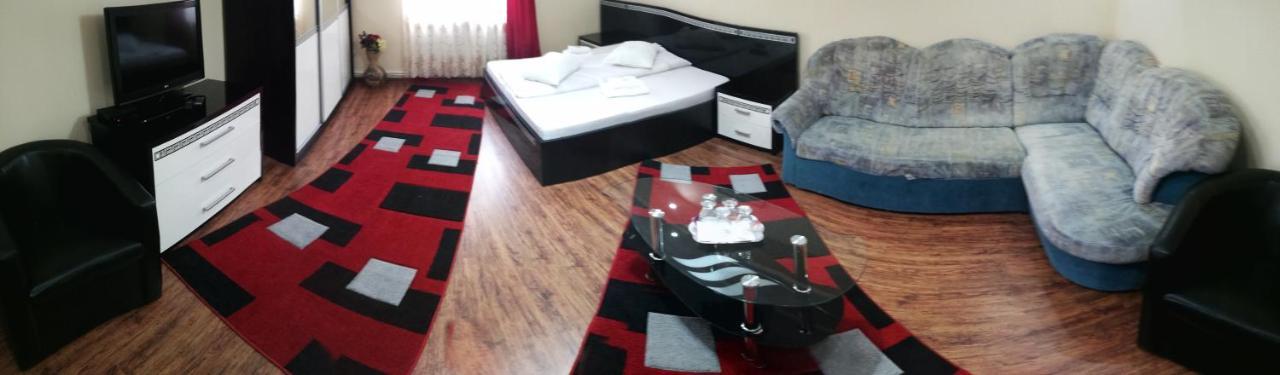 Pension, Camping & Biker Station Zur Deutschen Eiche Ciocanesti Ngoại thất bức ảnh