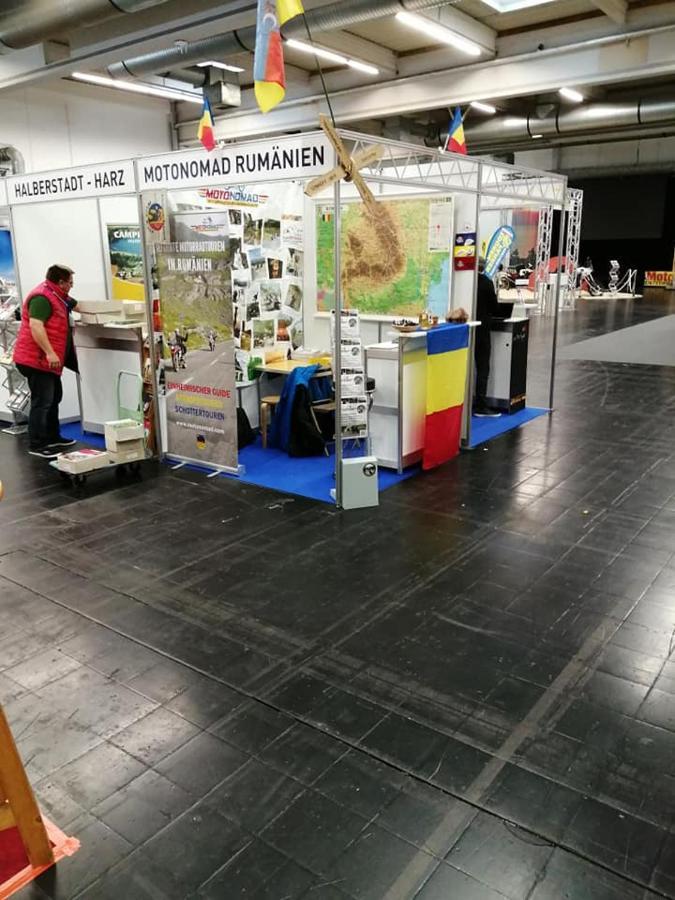 Pension, Camping & Biker Station Zur Deutschen Eiche Ciocanesti Ngoại thất bức ảnh