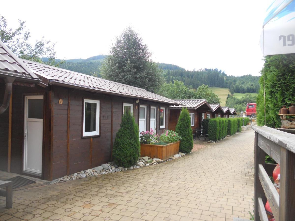 Pension, Camping & Biker Station Zur Deutschen Eiche Ciocanesti Ngoại thất bức ảnh