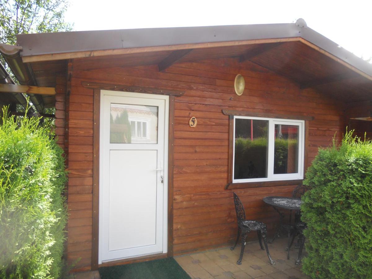 Pension, Camping & Biker Station Zur Deutschen Eiche Ciocanesti Ngoại thất bức ảnh