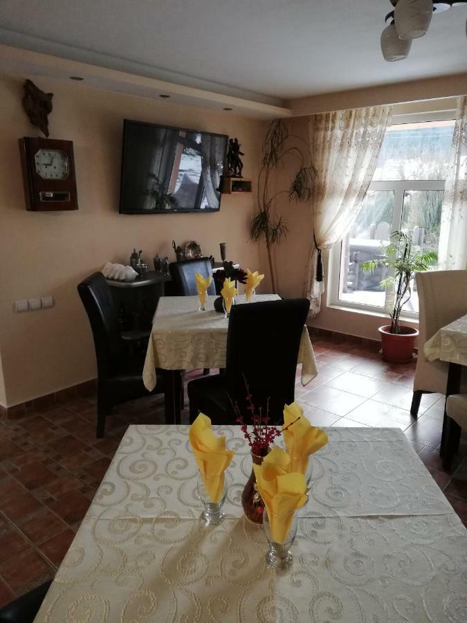 Pension, Camping & Biker Station Zur Deutschen Eiche Ciocanesti Ngoại thất bức ảnh
