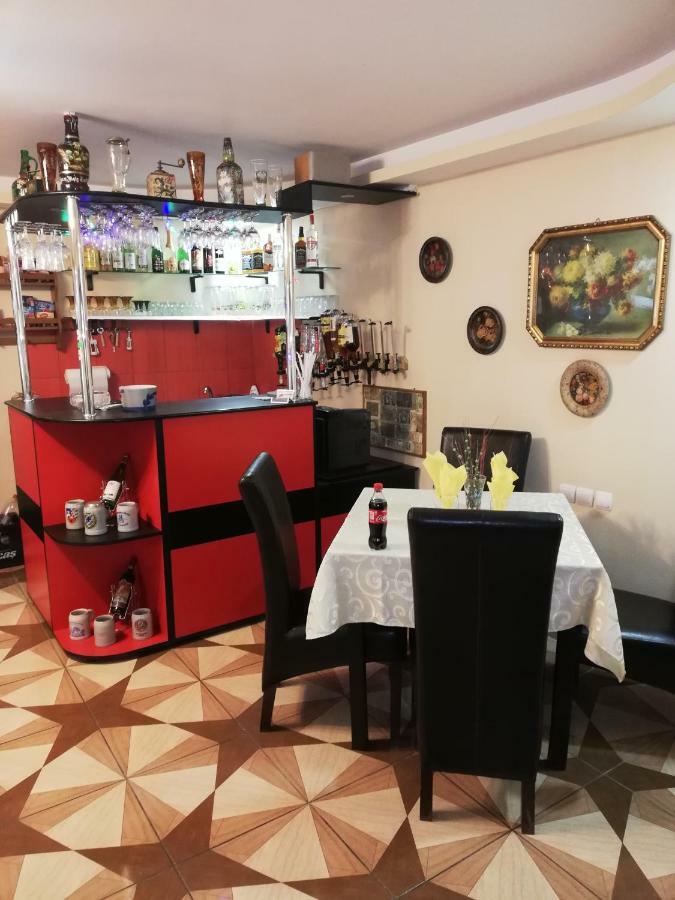 Pension, Camping & Biker Station Zur Deutschen Eiche Ciocanesti Ngoại thất bức ảnh